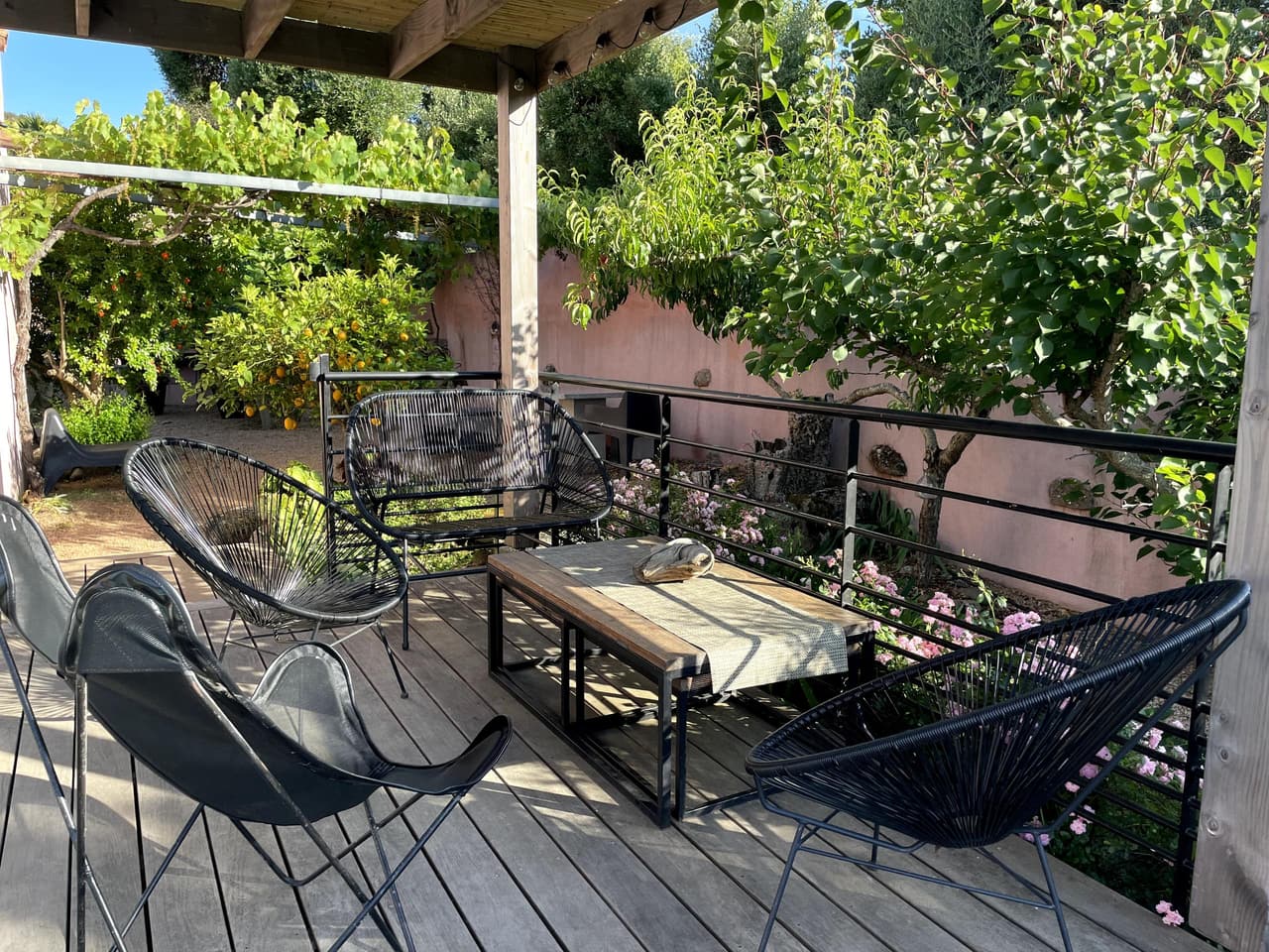 Le jardin et les abords — Casa Pugliesi