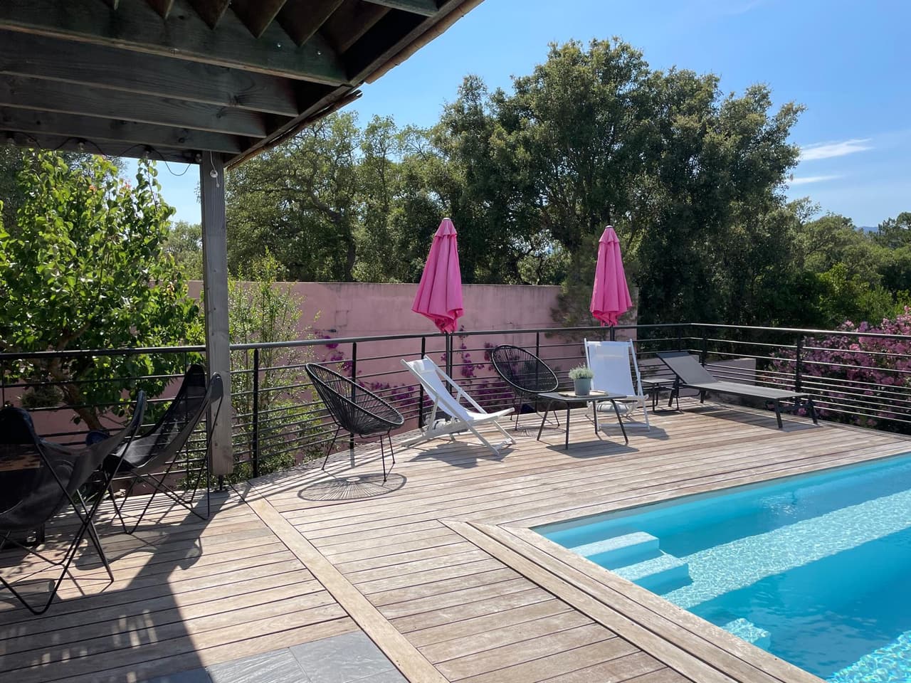La piscine et la terrasse — Casa Pugliesi